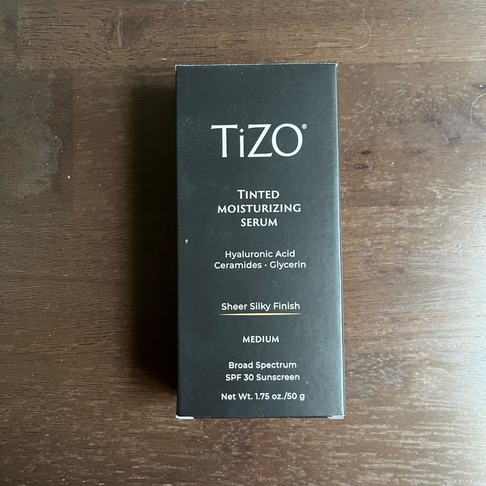 Tizo Tinted Moisturizing Serum Medium